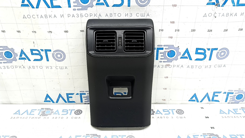 Накладка центральной консоли с дефлектором воздуховода Toyota Rav4 19-25 под USB, черная, царапины