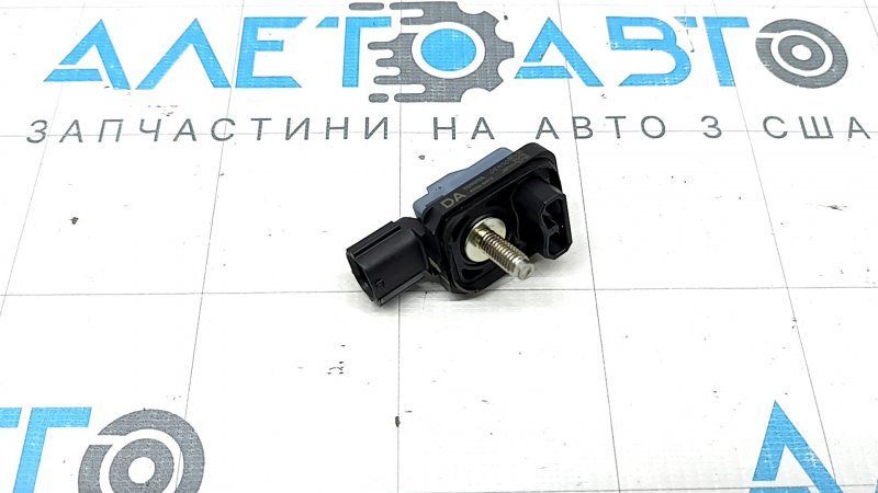 Датчик подушки безопасности дверь левый Lexus ES250 ES350 19-21 ES300h 19-23