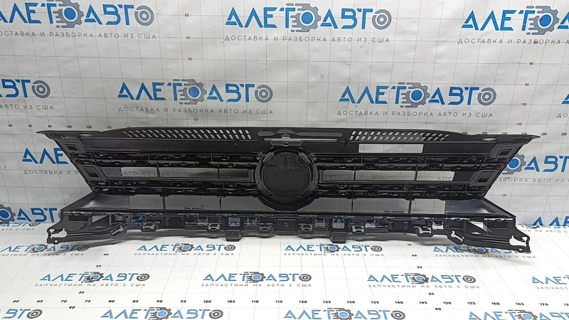 Решетка радиатора grill VW Tiguan 12-18 рест
