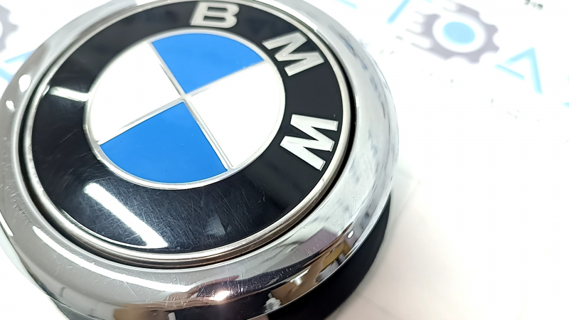 Ручка двери багажника с кнопкой в сборе BMW X2 F39 18-23 3 части, потерта