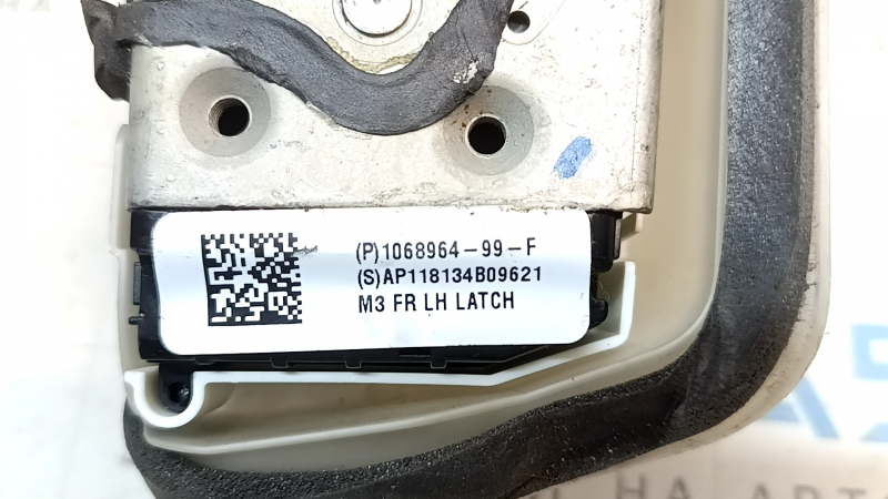 Замок двери передней левой Tesla Model 3 18-23