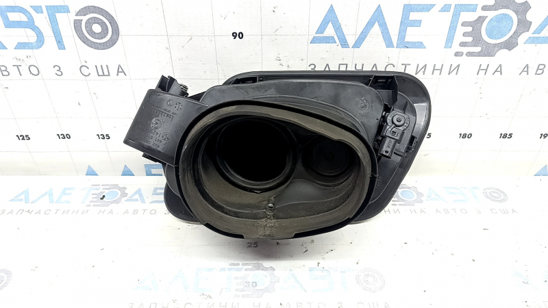 Лючок бензобака в сборе с корпусом BMW X2 F39 18-23