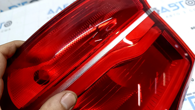 Ліхтар зовнішній крило лівий BMW X1 F48 16-19 LED, подряпини, тріщини під склом