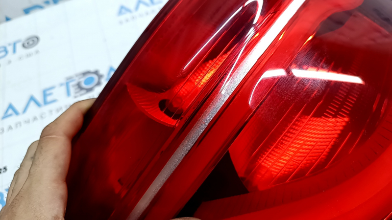 Ліхтар зовнішній крило лівий BMW X1 F48 16-19 LED, подряпини, тріщини під склом