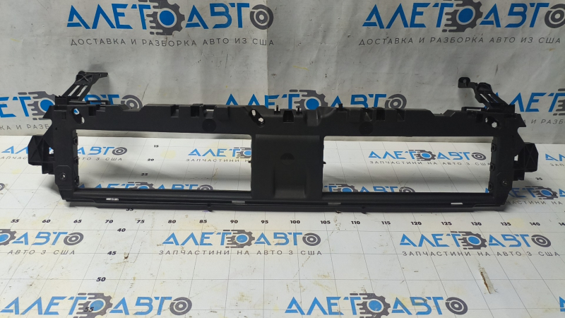 Крепление решетки радиатора Audi A4 B9 17-25