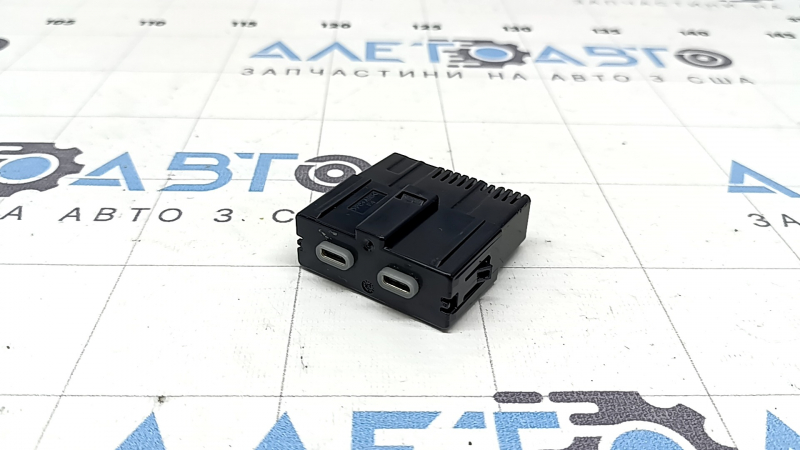 USB Hub VW Atlas 21-26 задній, Type C