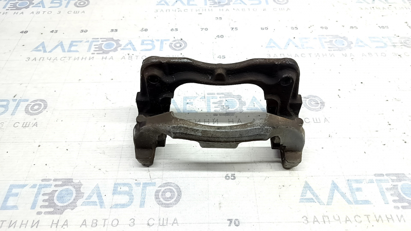 Скоба суппорта передняя правая BMW X1 F48 16-22 под 330/24мм