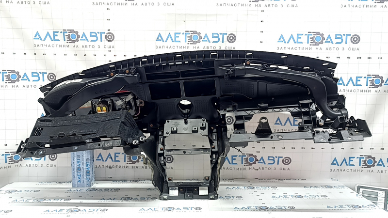 Торпедо передняя панель с AIRBAG Ford Mustang mk6 15-20 черная