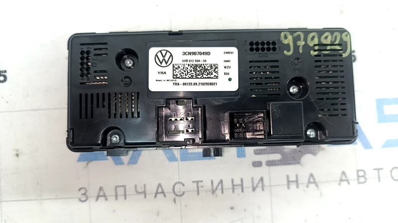 Управління клімат-контролем 2 ряд VW Atlas 18-26 auto, подряпини на склі