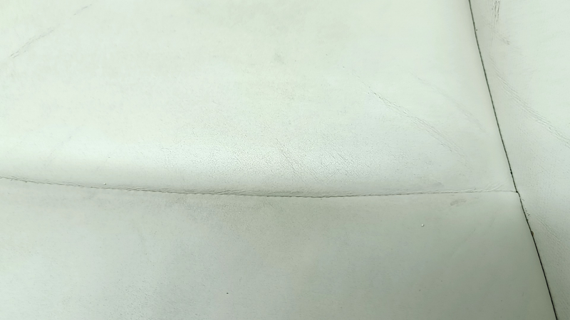 Обшивка подушки сидіння водія BMW 5 F10 14-16 шкіра Nappa Elfenbein Weiss, підігрів, під хімчистку, прим'ята, потріскана, подряпини