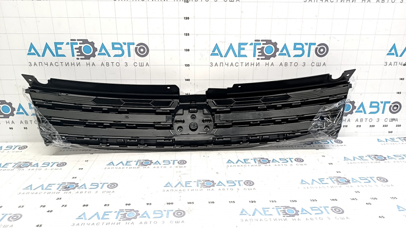Грати радіатора grill VW Touareg 15-17 хром молдинг