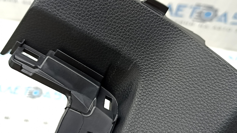 Кронштейн центральной консоли передний Honda CRV 23-26 черный, 2 части, потерт