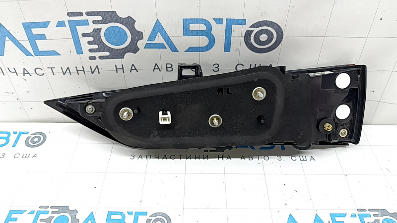 Ліхтар внутрішні двері багажника лівий Honda CRV 23-26 потерт