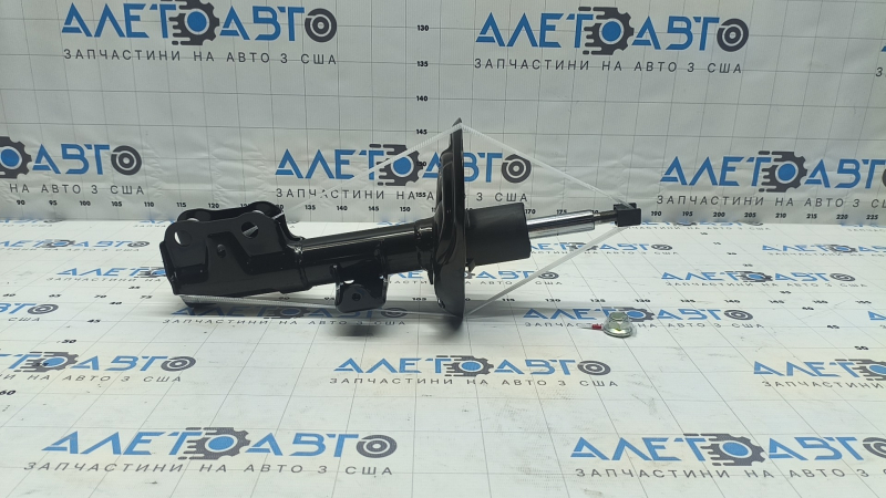 Амортизатор передний левый Toyota Camry v70 18-24 LE\XLE FWD