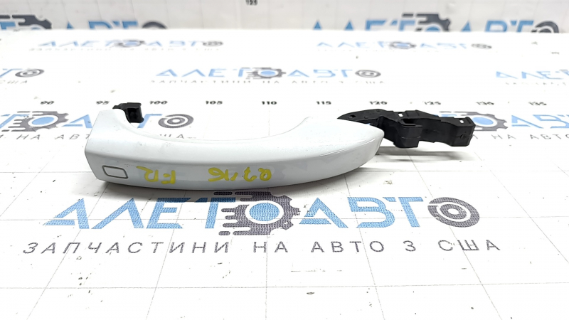 Ручка дверей зовнішня передня права Audi Q7 16-26 без keyless та підсвічування