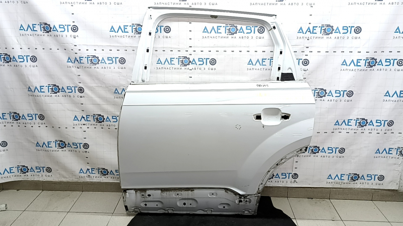 Двері голі задні ліві Audi Q7 16-26 алюміній, білий LS9R, тичка