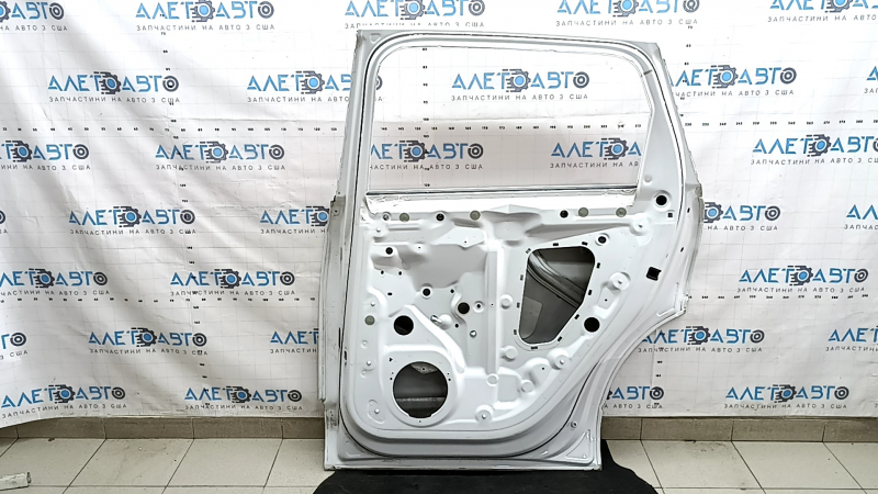 Двері голі задні права Audi Q7 16-26 алюміній, білий LS9R, тичка