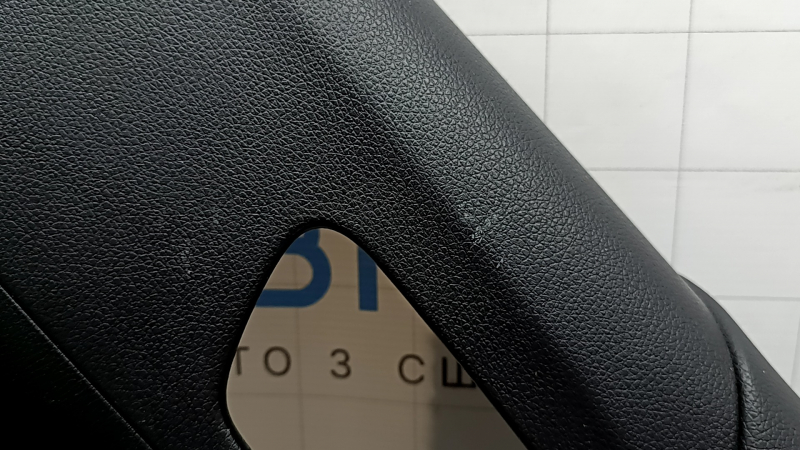 Обшивка дверей картка задня права Honda Accord 13-17 шкіра чорна, підлокітник шкіра чорна, подряпини
