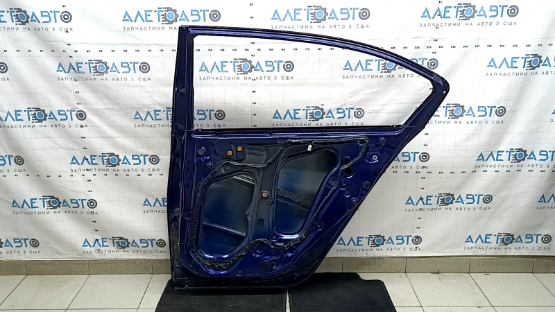 Двері голі задні права Honda Accord 13-17 синій B553P, зам'ята рамка скла