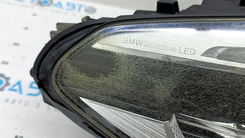 Фара передняя правая в сборе BMW 5 G30 17-20 адаптив LED Icon S552A, с блоками, без крепления, пожелтело стекло, паутинка
