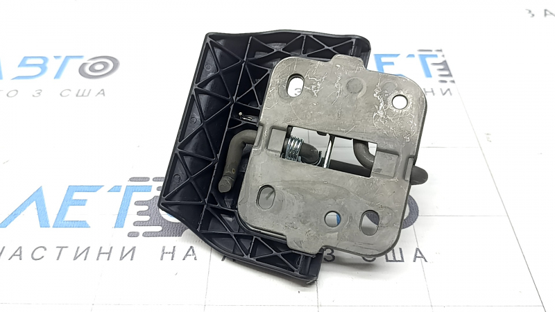 Крючок замка капота VW Tiguan 18-24