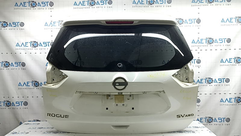 Двері багажника голі зі склом Nissan Rogue 18-20 під електропривод білий QAB, зі стоп сигналом, з накладкою та підсвічуванням номера