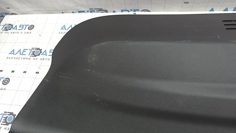 Обшивка дверей багажника нижня Nissan Rogue 14-20 чорна, затерта