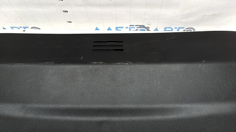 Обшивка дверей багажника нижня Nissan Rogue 14-20 чорна, затерта