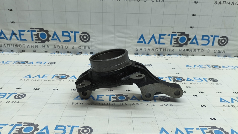 Цапфа передняя правая Mitsubishi Outlander 14-22