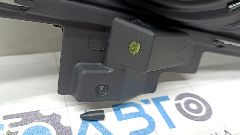 Решетка переднего бампера левая Ford Fusion mk5 13-16 под птф мат Китай, сломана направляющая