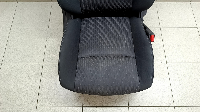 Пасажирське сидіння Nissan Rogue 17-20 без Airbag, механічне, тканина чорна, під хімчистку