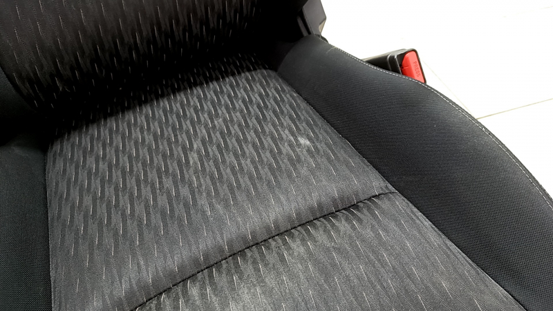 Пасажирське сидіння Nissan Rogue 17-20 без Airbag, механічне, тканина чорна, під хімчистку