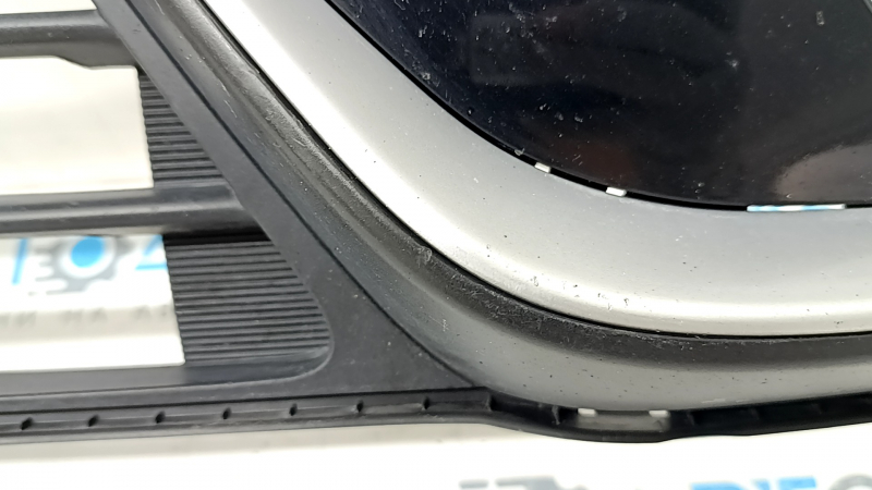 Нижня решітка переднього бампера Kia Niro 17-19 HEV, PHEV під птф та радар, тички