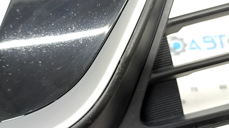 Нижня решітка переднього бампера Kia Niro 17-19 HEV, PHEV під птф та радар, тички