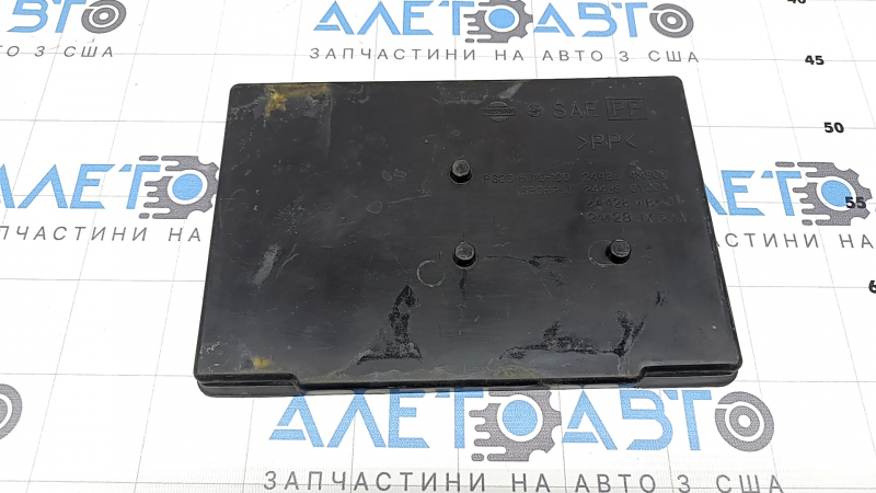 Поддон АКБ Nissan Rogue 19-20 черный