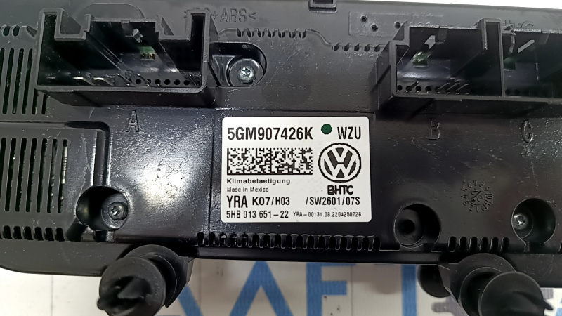 Управление печкой VW Jetta 19-26 без подогрева сидений
