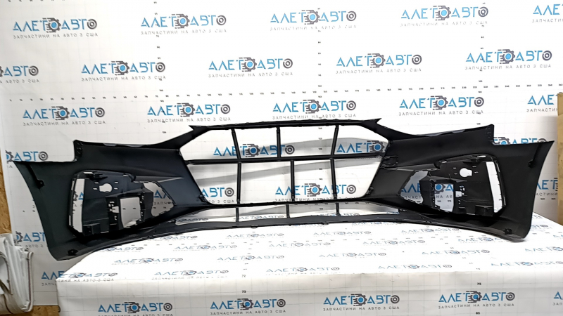 Бампер передний голый Audi A4 B9 20-23 без омывателей и Park Assist, S-line