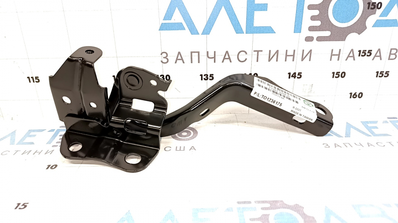 Петля капота права Toyota Prius V 12-17