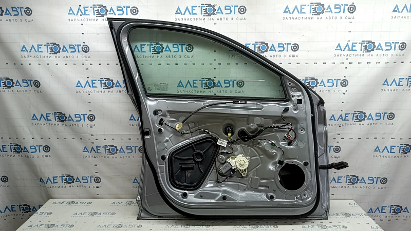 Дверь в сборе передняя левая VW Jetta 19-26 серебро LB7S