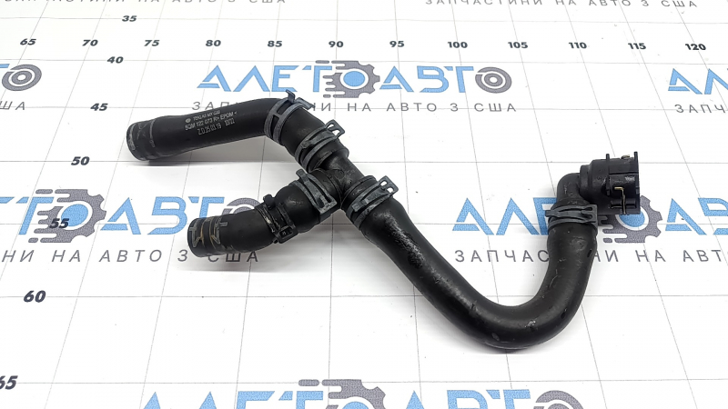 Патрубок системи охолодження VW Jetta 22-26 1.5T