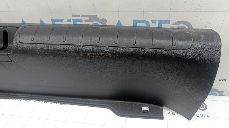 Накладка отвору багажника Honda Accord 18-22 чорна, подряпини