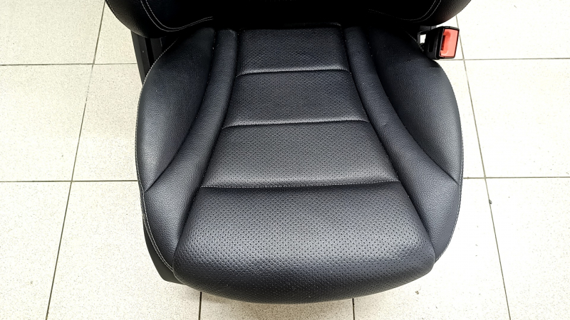Пасажирське сидіння Mercedes GLC 16-20 з airbag, електричне, підігрів шкіра чорна сіра строчка