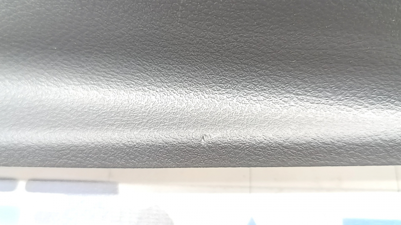 Накладка центральної стійки нижня права Nissan Ariya 23-26 чорна, зі вставкою шкіра чорна, подряпини