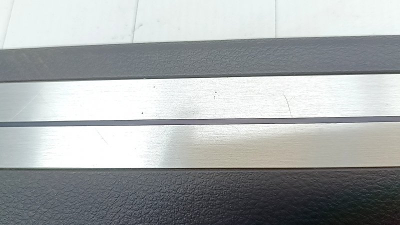 Накладка порога передняя левая Nissan Ariya 23-26 с хром вставкой E-4ORCE, царапины
