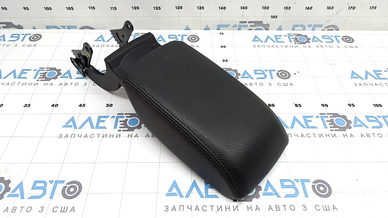 Підлокітник Audi Q3 8U 15-18 шкіра чорна з кронштейном