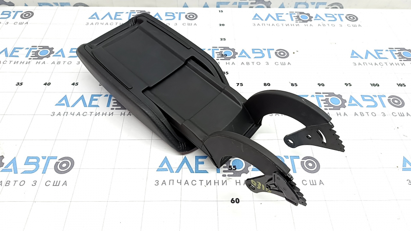 Підлокітник Audi Q3 8U 15-18 шкіра чорна з кронштейном