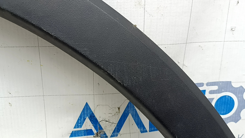 Накладка арки крыла задняя левая VW Tiguan 18-24 структура, потерта