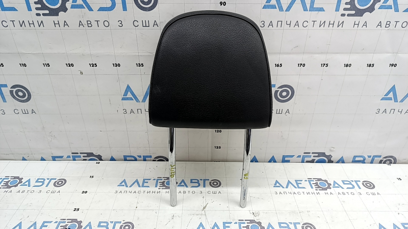 Підголовник передній правий Audi Q3 8U 15-18 чорна шкіра