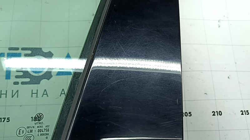 Дверь в сборе передняя левая VW Tiguan 18-24 keyless, белый LC9A, с хром молдингами, вмятина, царапины на накладках