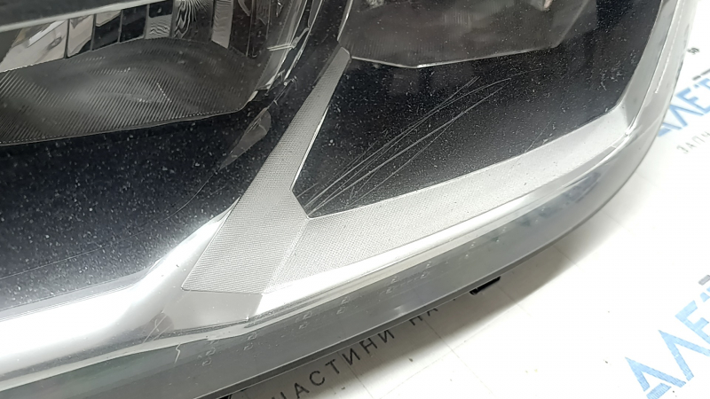 Фара передняя левая VW Tiguan 18-21 галоген, ДХО LED, песок, царапины